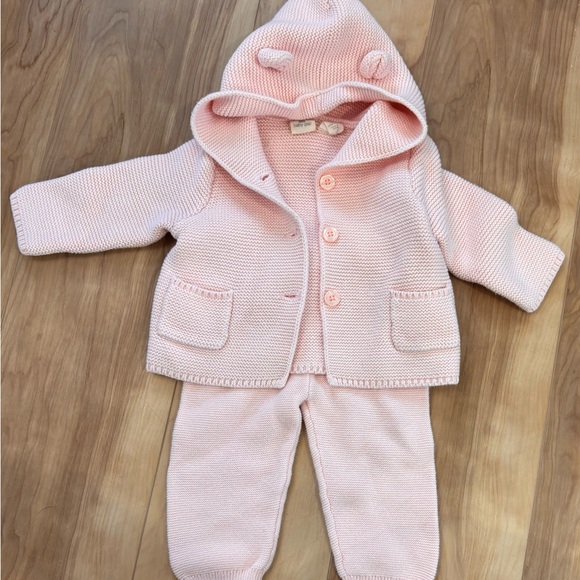 ‼️ SOLD ‼️ Baby Gap Pink Knit Sweater Set - Picture 1 of 3
